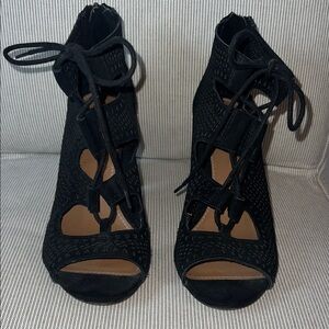 Crown Vintage Elegant Black Lace-Up Women's Shoes Size 9